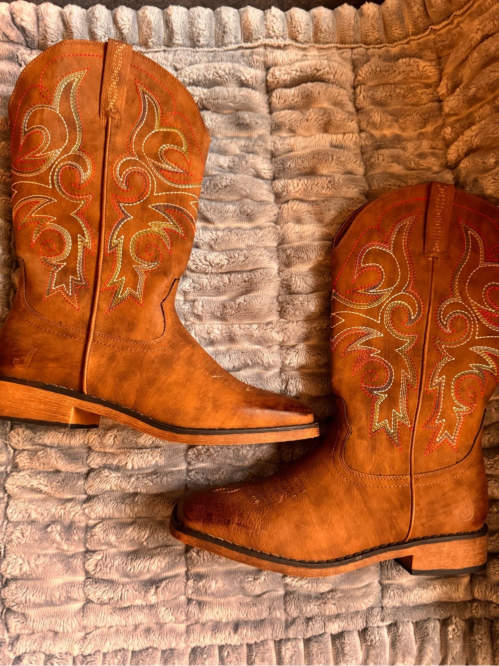 Classic Women's Tan Western Heeled Boots